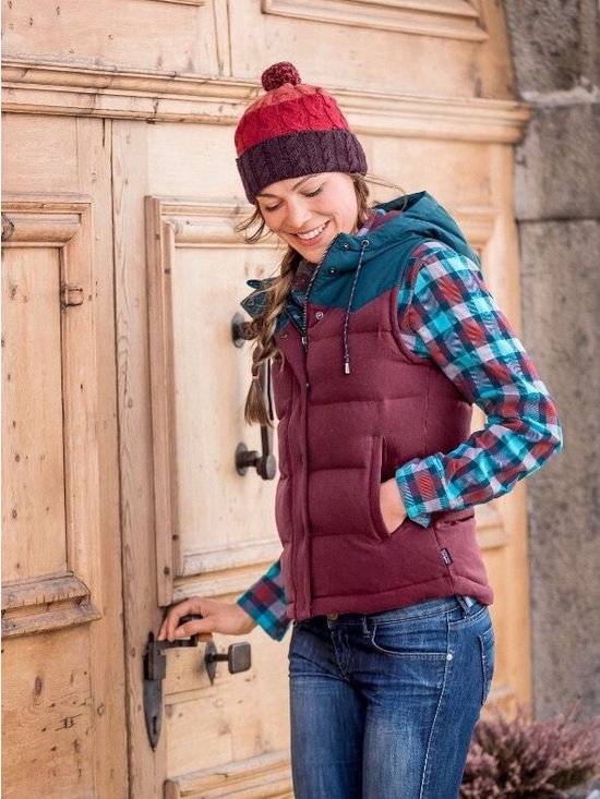 Patagonia Jackets & Blazers - Women's Patagonia Bivy Down Burgundy Vest with Navy Floral Lining